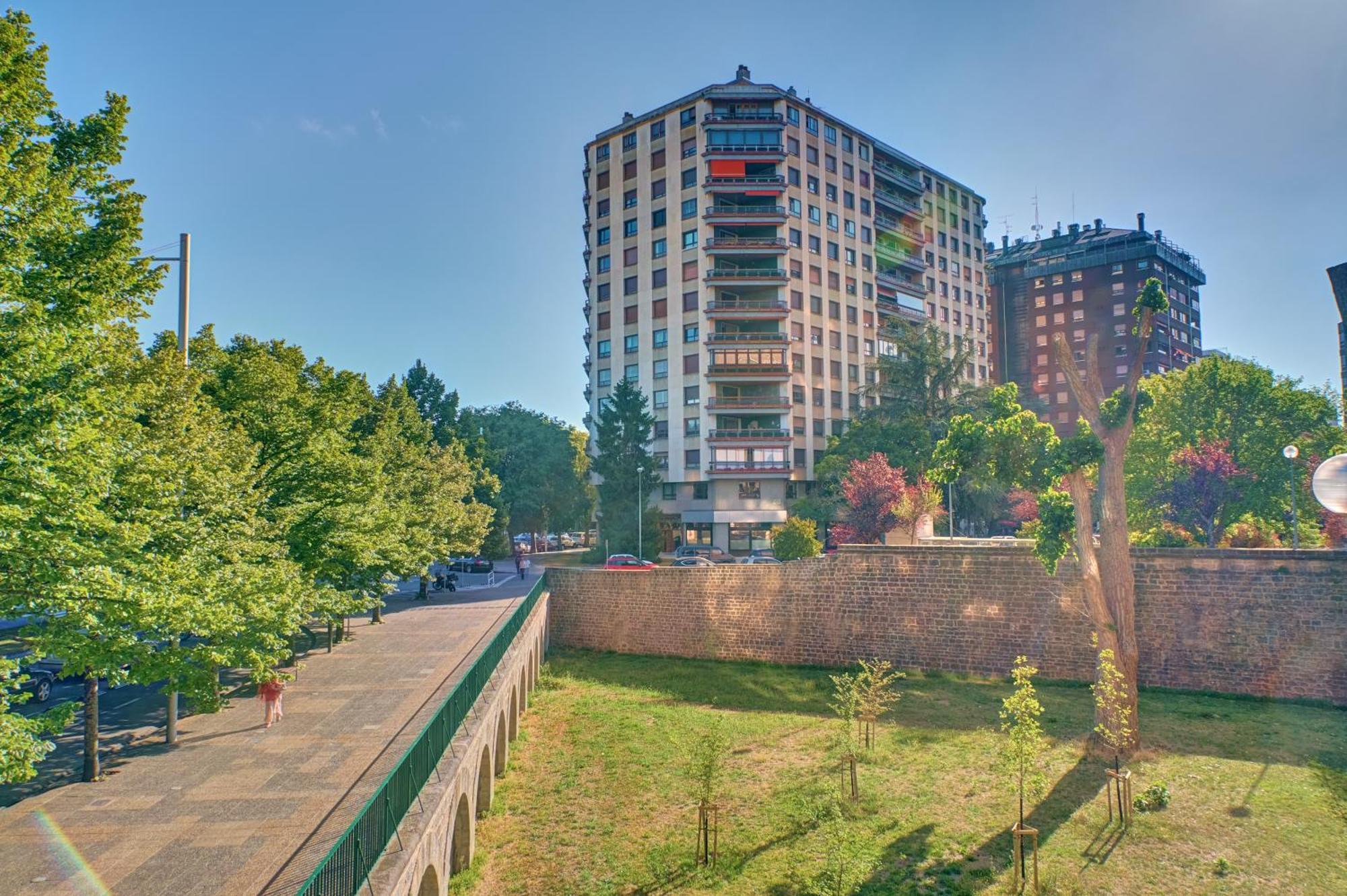 Apartamento Plural By Clabao Pamplona Exterior foto